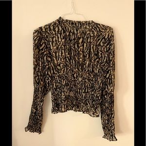 Halogen size M. Super cute and flirty top. Only worn once.